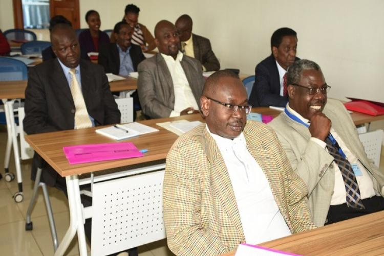 researchers and chairmen  following up during the IP commercialization training 